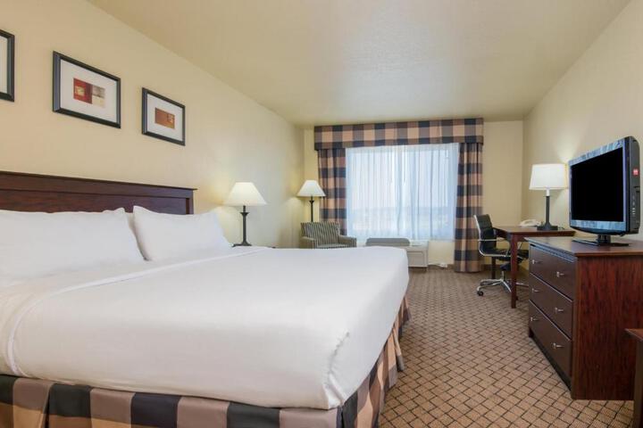 Standard | King Bed (8 of 14)