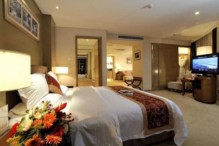 Room 4 of 20