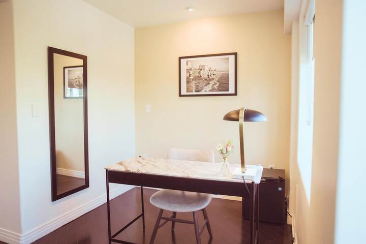 Room 43 of 178