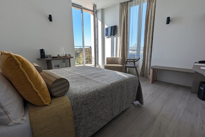 Room 5 of 20