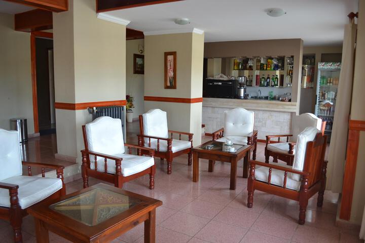 Lounge 55 of 78