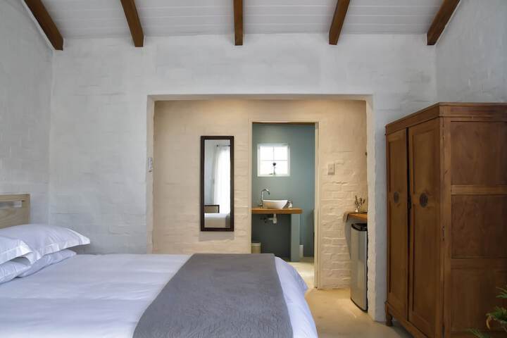 Room 5 of 61