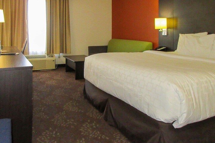 1 King Bed Accessible (6 of 20)