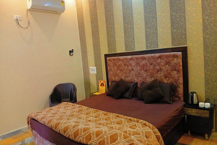 Room 13 of 51