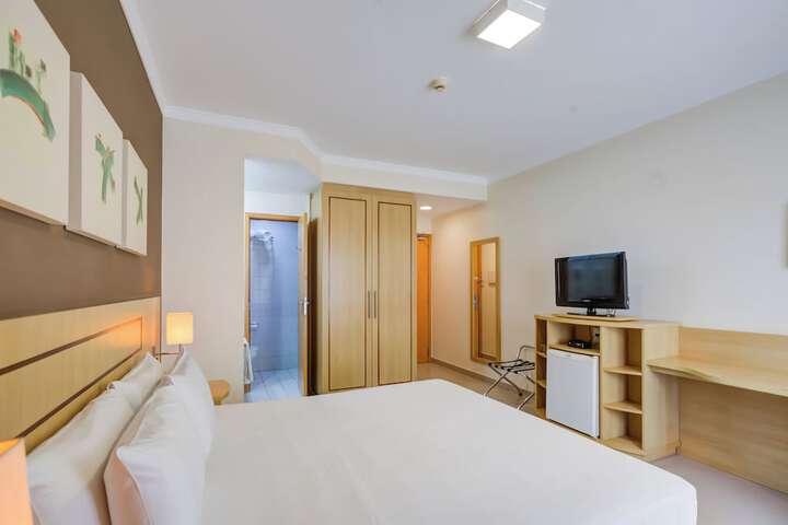 Room 16 of 69