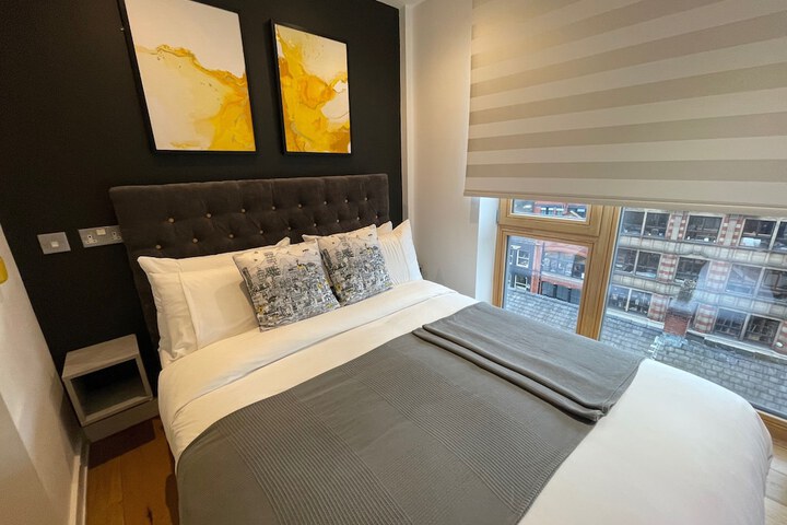 Room 25 of 296