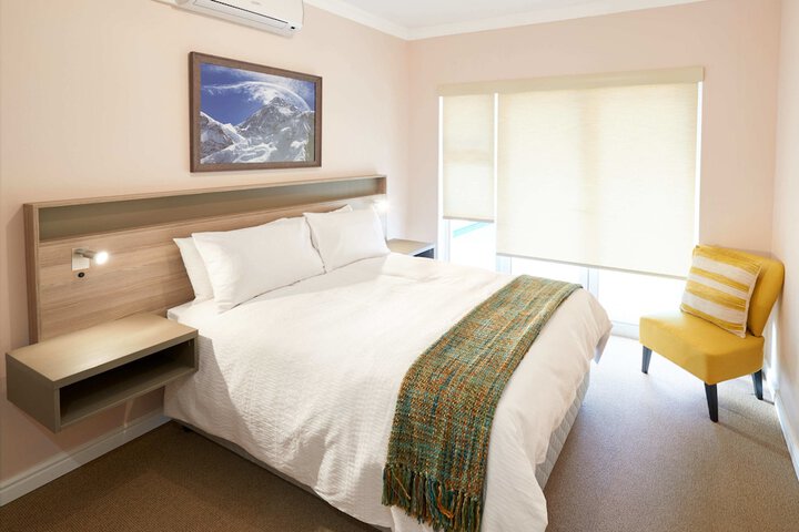 Room 4 of 24