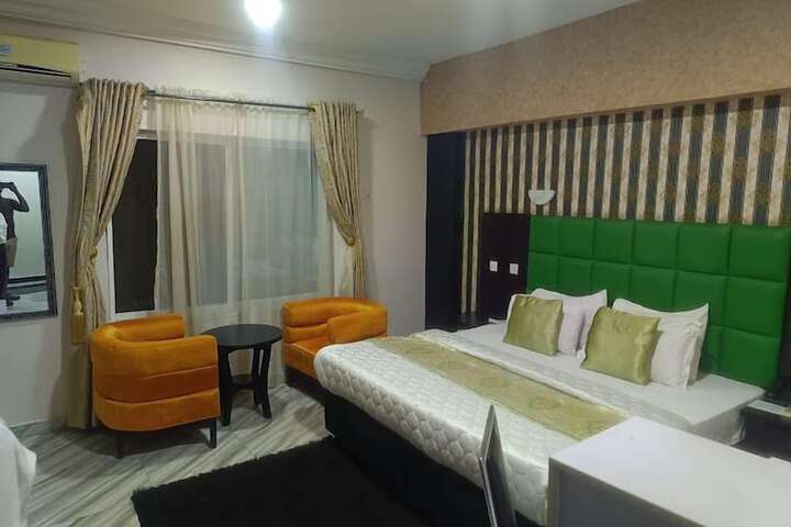 Room 12 of 31