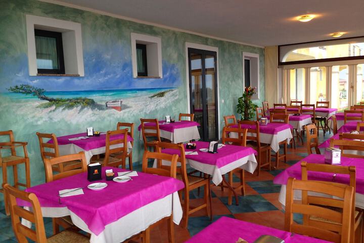 Dining 56 of 118