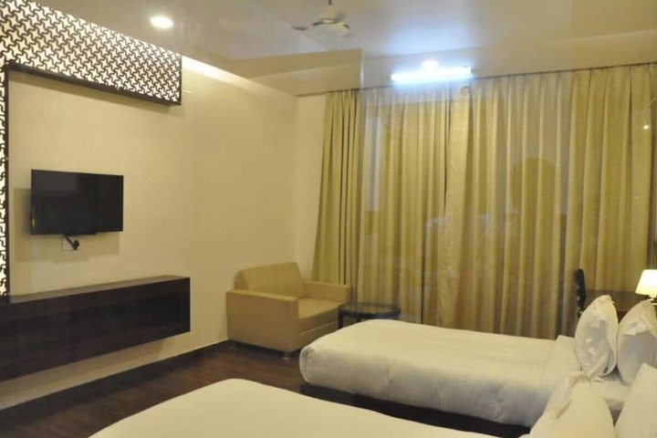 Room 12 of 29