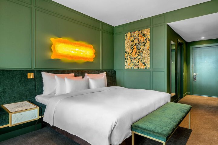 Room 26 of 280