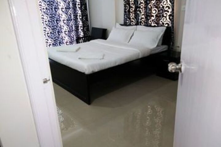 Room 18 of 25
