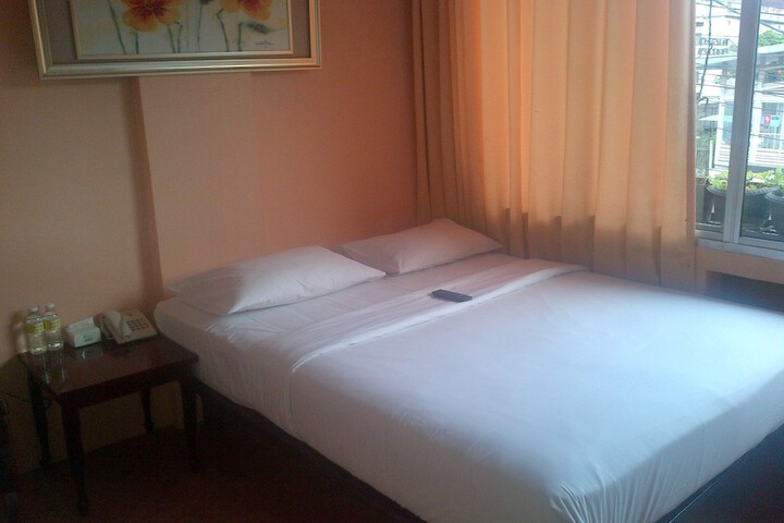 Room 4 of 40