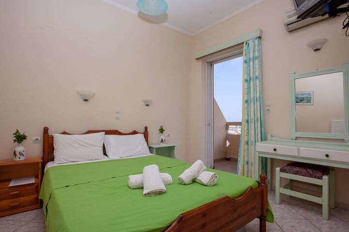 Room 5 of 75