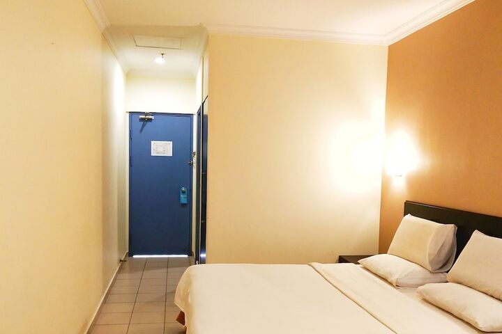Room 10 of 24
