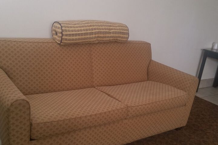 Room 4 of 17