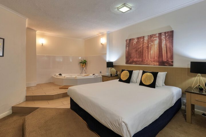 Room 7 of 42