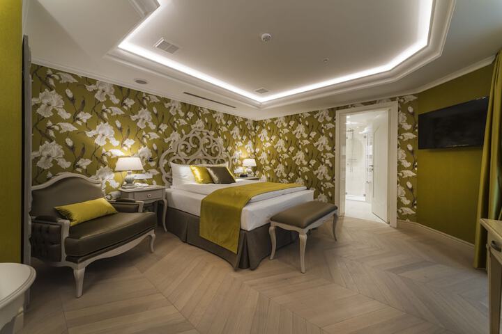 Room 15 of 62