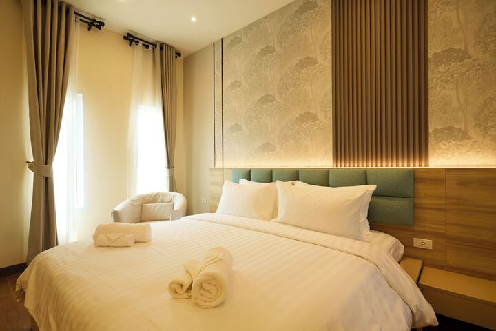 Room 16 of 32
