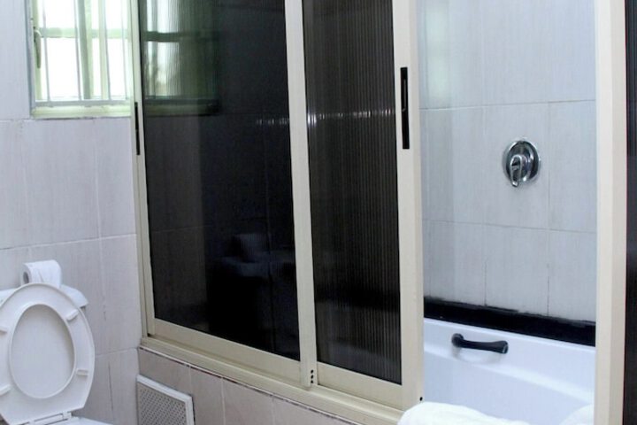 Room 9 of 36