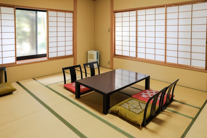 Room 9 of 70