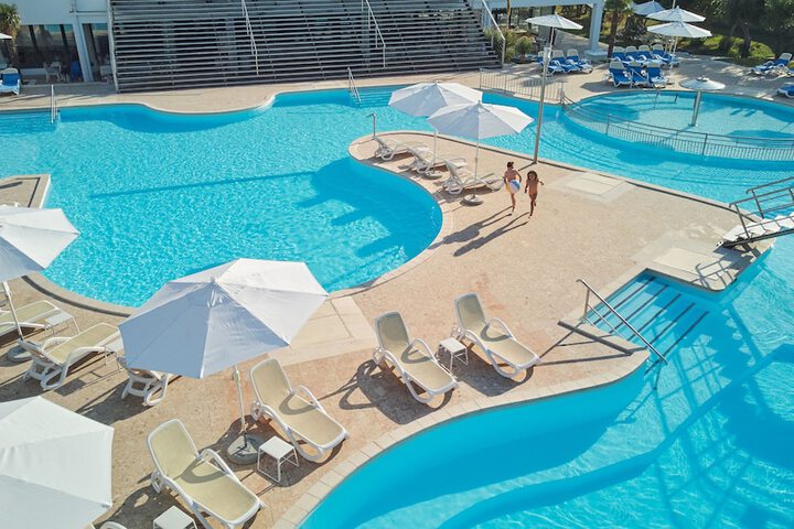Pool 40 of 78