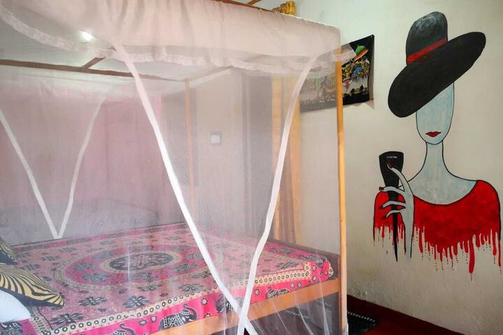 Room 9 of 90