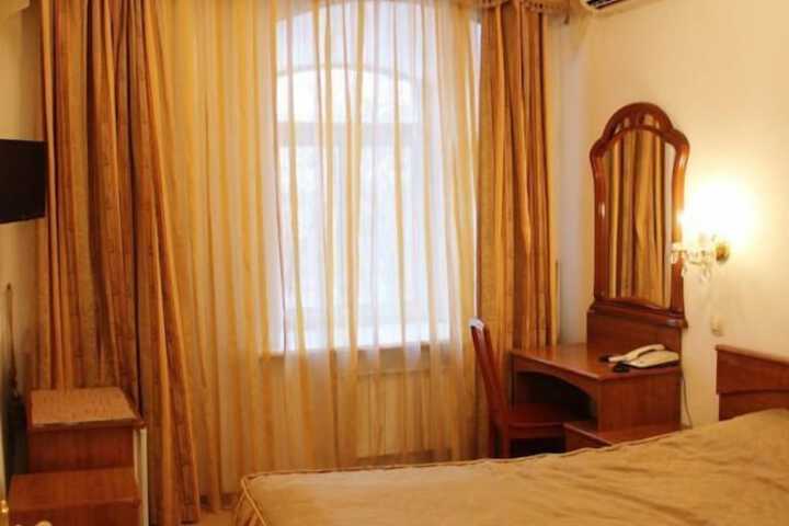 Room 12 of 61