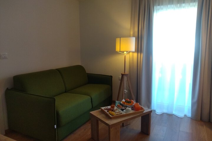 Room 15 of 35