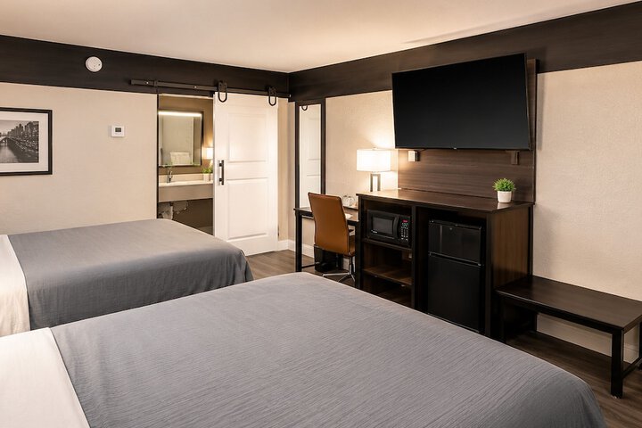 Room 21 of 48