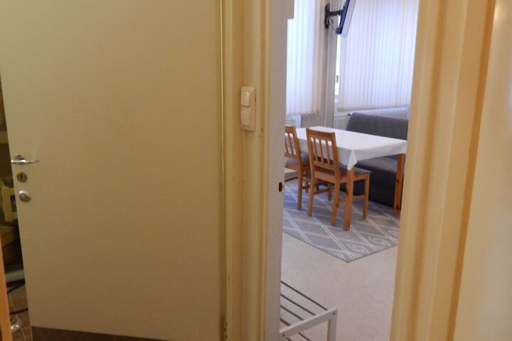 Room 3 of 86
