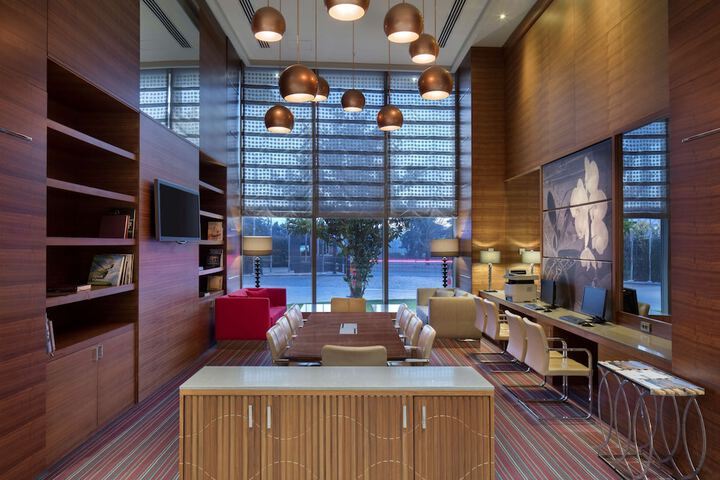 Business Center 40 of 43