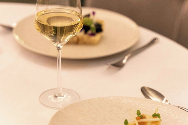 Dining 88 of 147