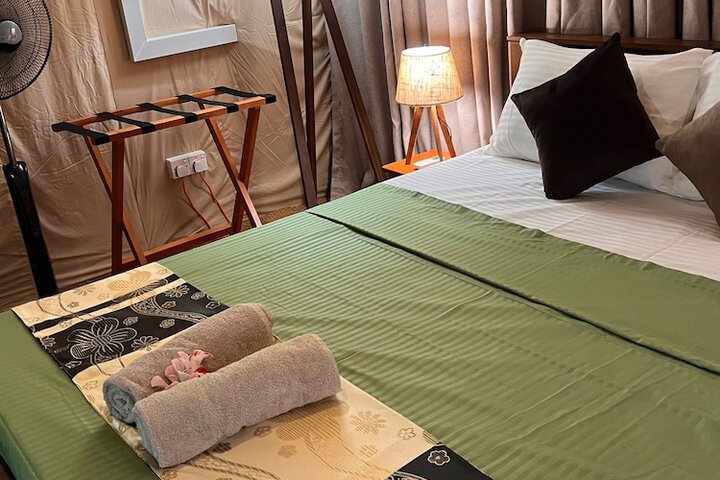 Room 5 of 33