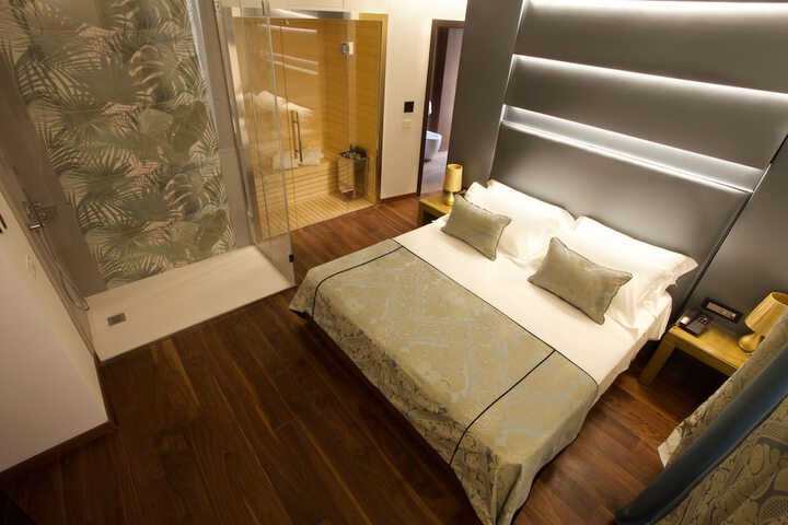 Room 16 of 47