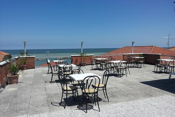 Terrace/Patio 5 of 9