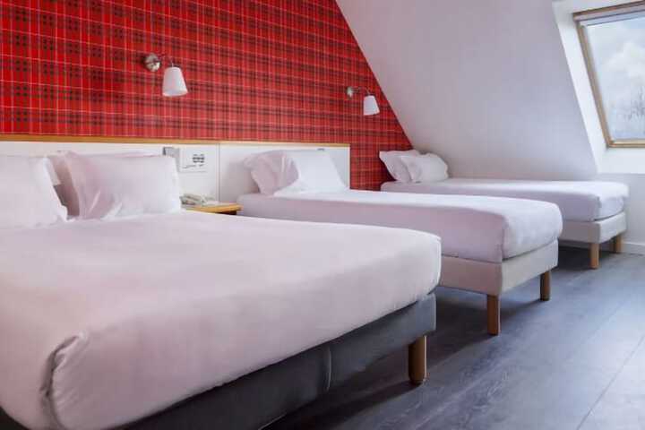 Room 10 of 21