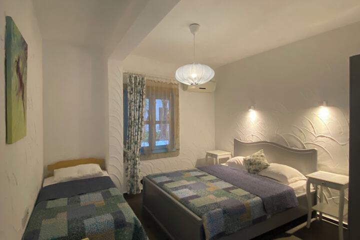 Room 5 of 48