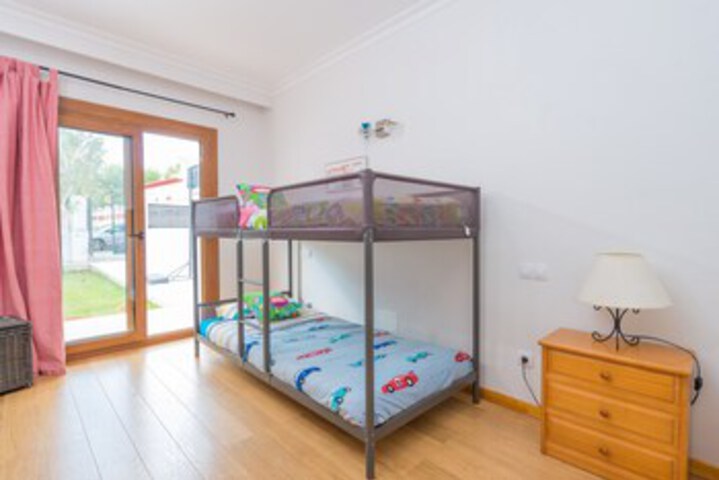 Room 6 of 33