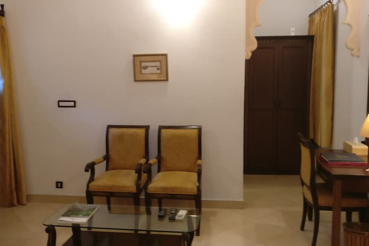 Room 12 of 63