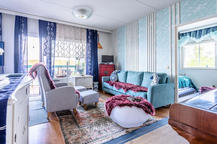 Room 16 of 65