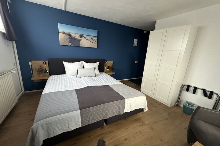 Room 15 of 26