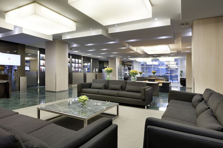 Entrance & Lobby