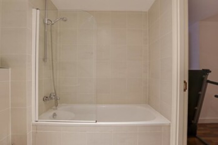 Room 2 of 18