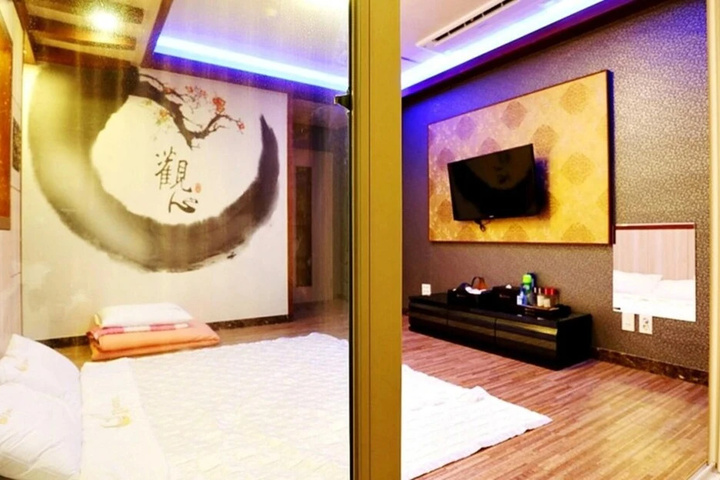 Room 3 of 6