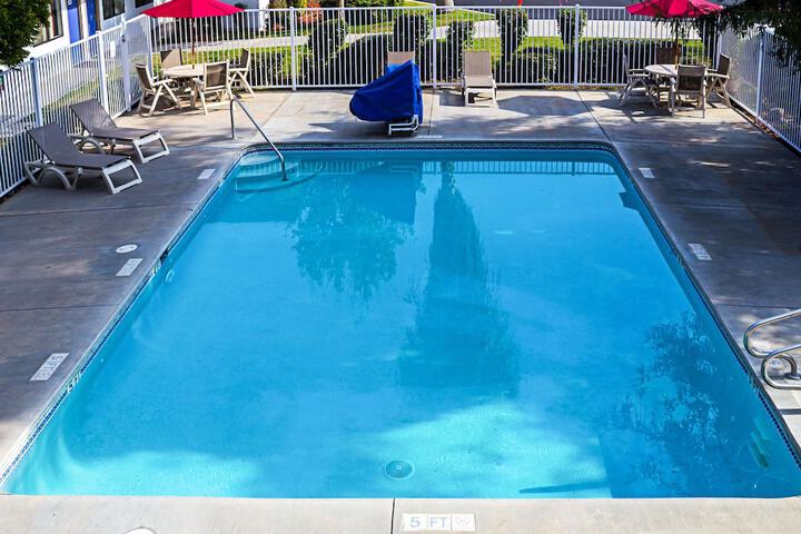 Pool 18 of 35