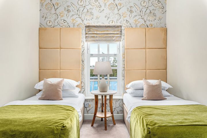 Room 15 of 65