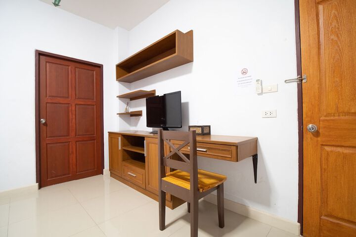 Room 28 of 46