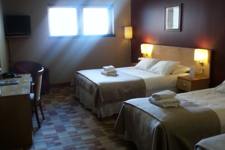 Room 3 of 32