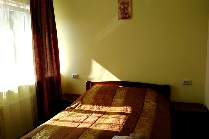 Room 10 of 24